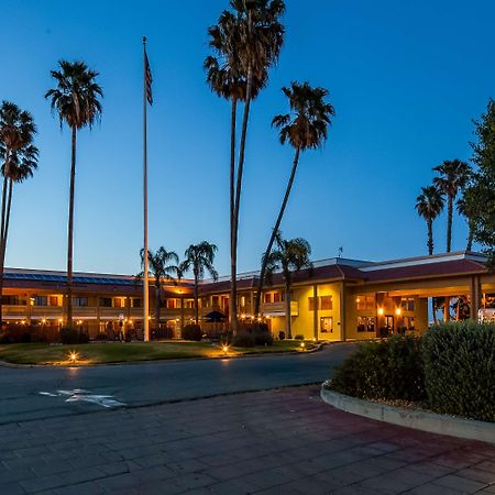 Best Western Apricot Inn Chaney Ranch Екстериор снимка