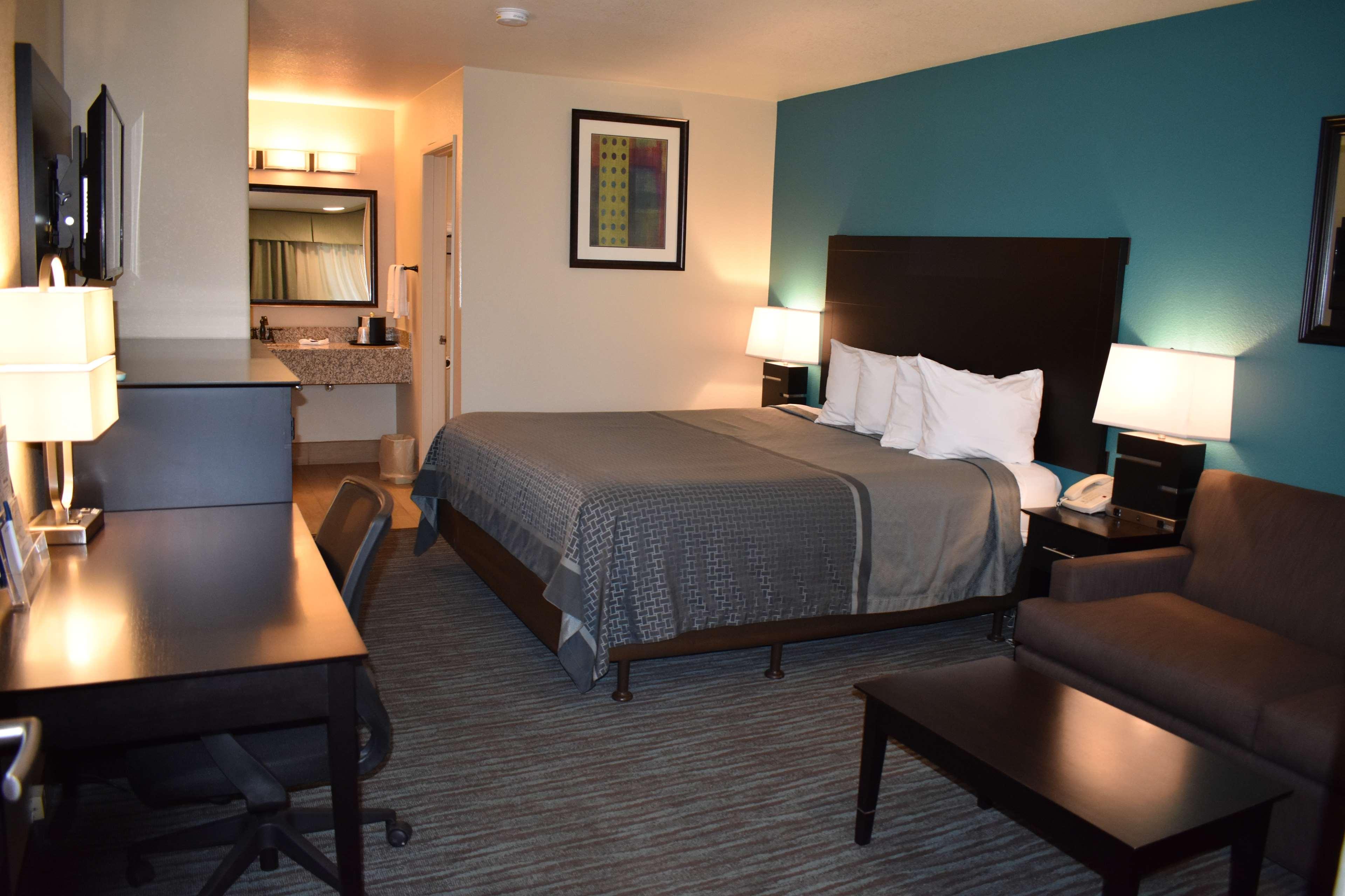 Best Western Apricot Inn Chaney Ranch Екстериор снимка