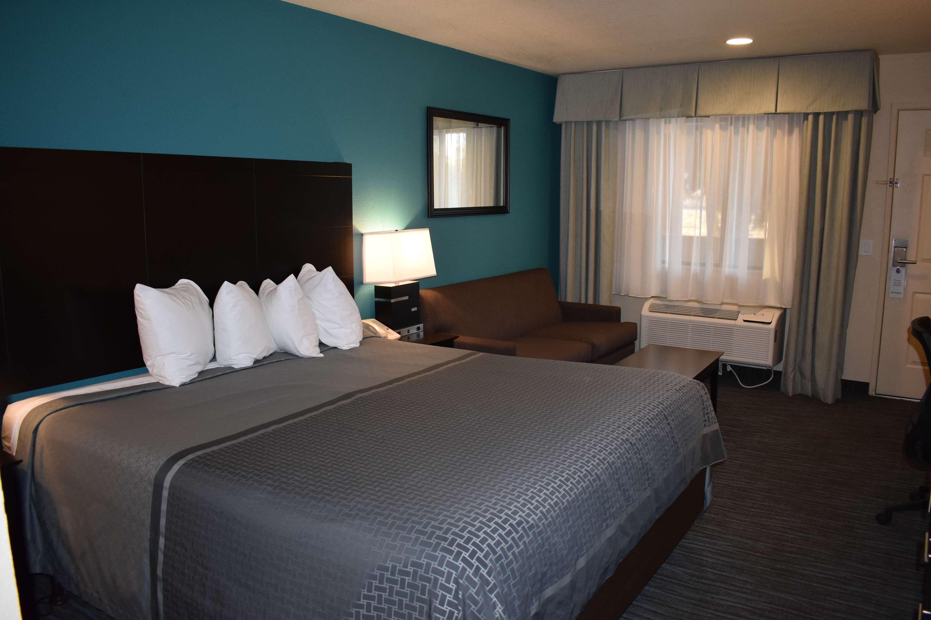 Best Western Apricot Inn Chaney Ranch Екстериор снимка